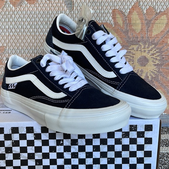Vans Men’s Skate Old Skool
Wrapped Dark Navy
VN0A5FCBDNV
Sneakers - Picture 6 of 16